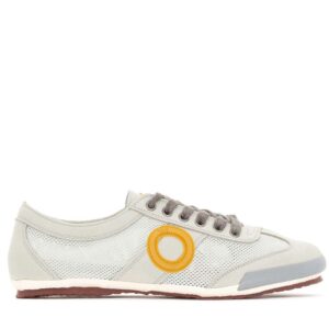Zapatillas de la marca Aro modelo Joaneta 3133 en color Concrete. Zapatillas elaboradas en malla combinada con microfibra en color gris y blanco. Suela de goma natural 100% y cierre con cordones de algodón.