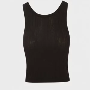 Top de la marca BSB modelo 049-260008 en color negro.