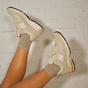 Zapatillas New Balance M2002RRD Beig