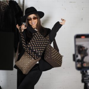 Bolso Escala Tachuelas Marrón - Escala Sabates